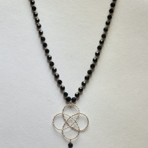 Girocollo catena lavorazione rosario in Onice nero con inserto diamantato in Ag 925