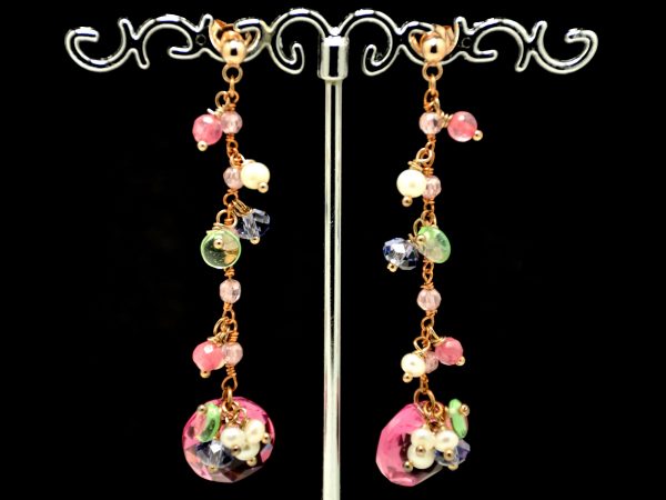Orecchini grappolo con cristalli Swarovski, quarzo radice di rubino, quarzo rosa, micro-perle e lentine in vetro