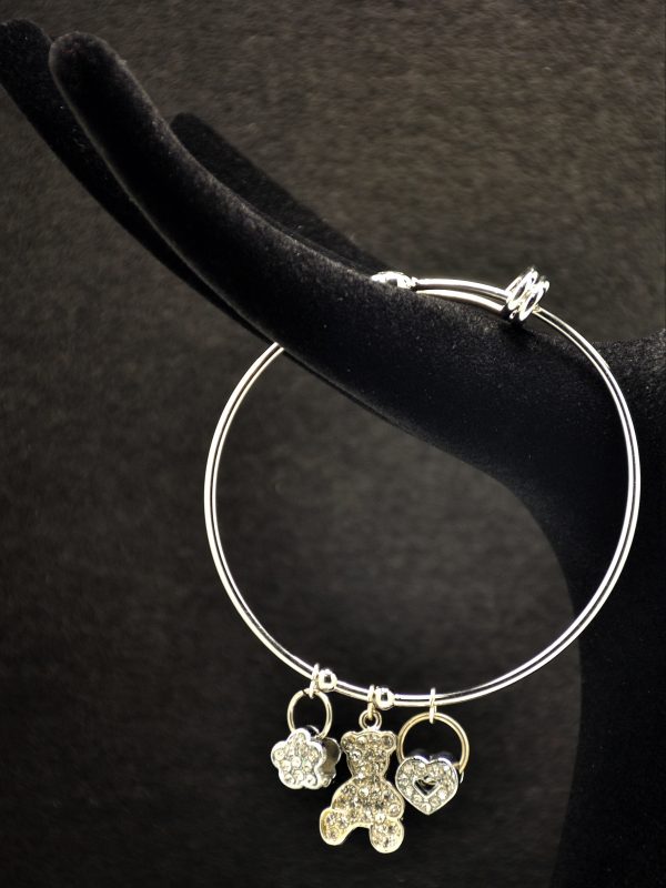 Bracciale rigido in acciaio con charms di strass