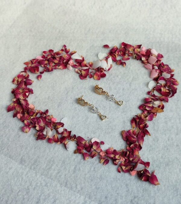 Orecchini a perno in Ag925 placcati oro con zirconi, cristalli Swarovski e charms in Ag925 placcati oro con zirconi